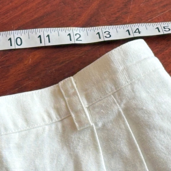 Vintage Liz Claiborne White Linen/Cotton Blend Shorts - Picture 5 of 10